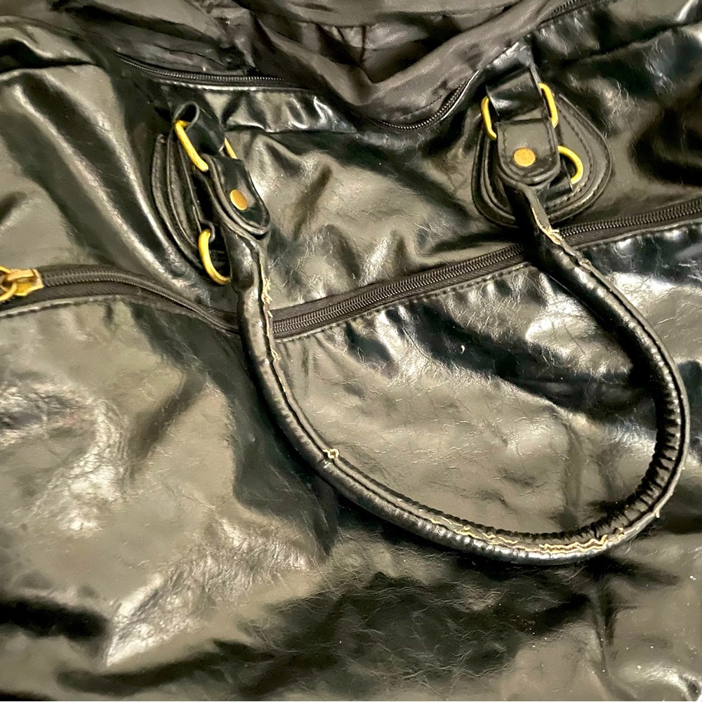 Black big bags it’s great for gym/yoga and kids bags or gothic look